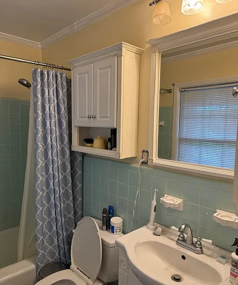 Main bathroom