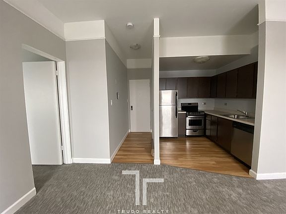 3rd image of 2150 N Lincoln Park W APT 1405