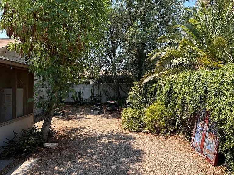 1110 W Roosevelt St — Photo 40