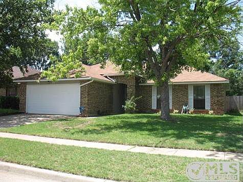 1st image of 818 Larue Dr