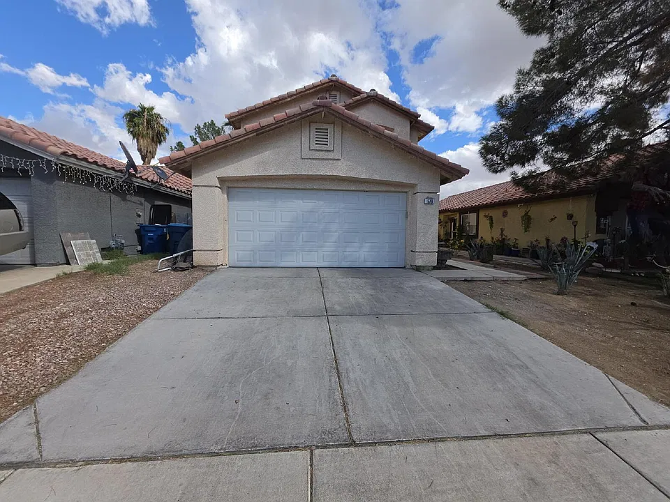 576 River Bed St