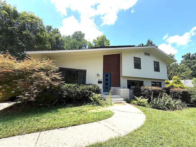 1824 Tamworth Dr — Photo 28