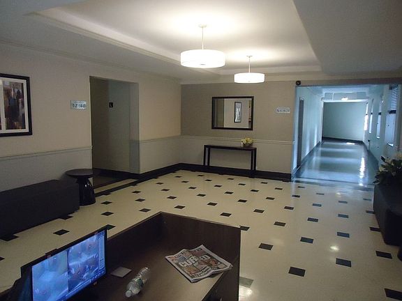 3rd image of 7281 113th St APT 6C