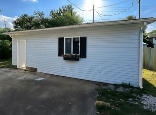 127 Brunswick Dr #B, Greenwood, IN 46143