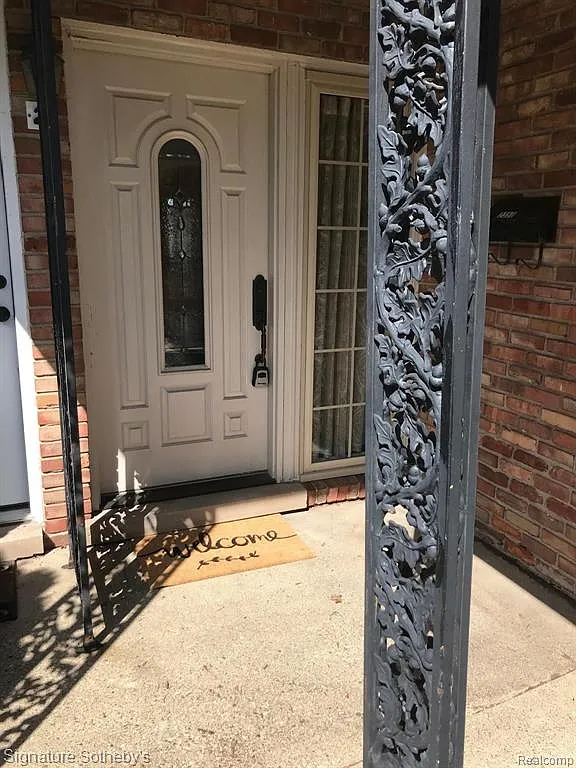 2 bed, 796 sqft, $1,800 — Photo 2