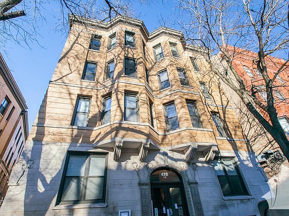 2nd image of 428 W Belden Ave #8JC