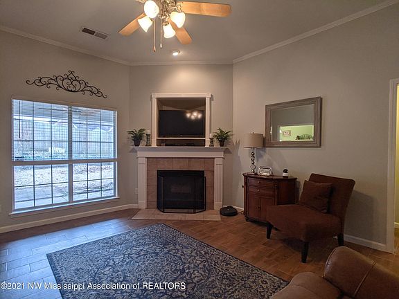 3rd image of 4837 Graham Lake Dr