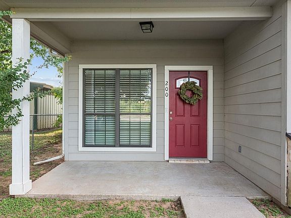 5th image of 200 Garden Dr