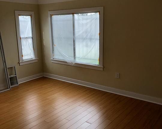 4th image of 1558 W 65th Pl