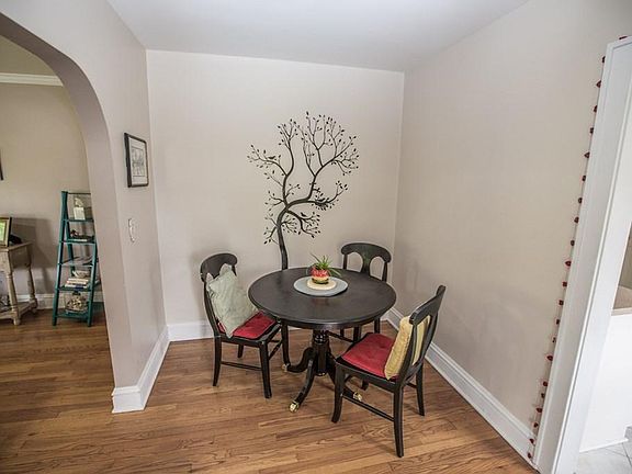 4th image of 107 Hillcrest Dr
