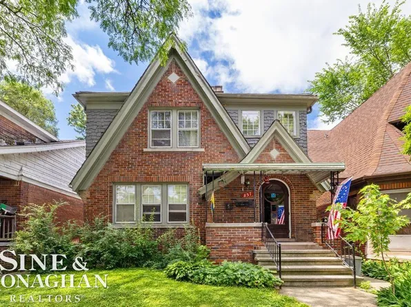 857 Beaconsfield Ave, Grosse Pointe, MI 48230