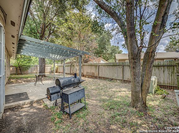 3rd image of 3710 Pipers Meadow St
