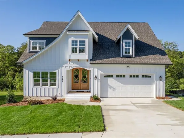 1040 Wood Duck Ln, Winston Salem, NC 27106