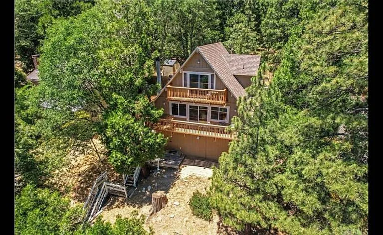 334 Weisshorn Dr — Photo 2