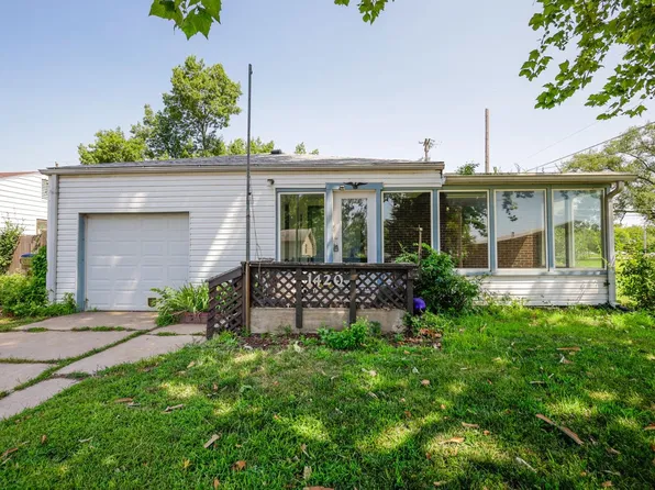 1420 Cottonwood Ln, Haysville, KS 67060
