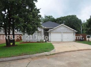 7628 Arbor Ridge Ct, Fort Worth, TX 76112