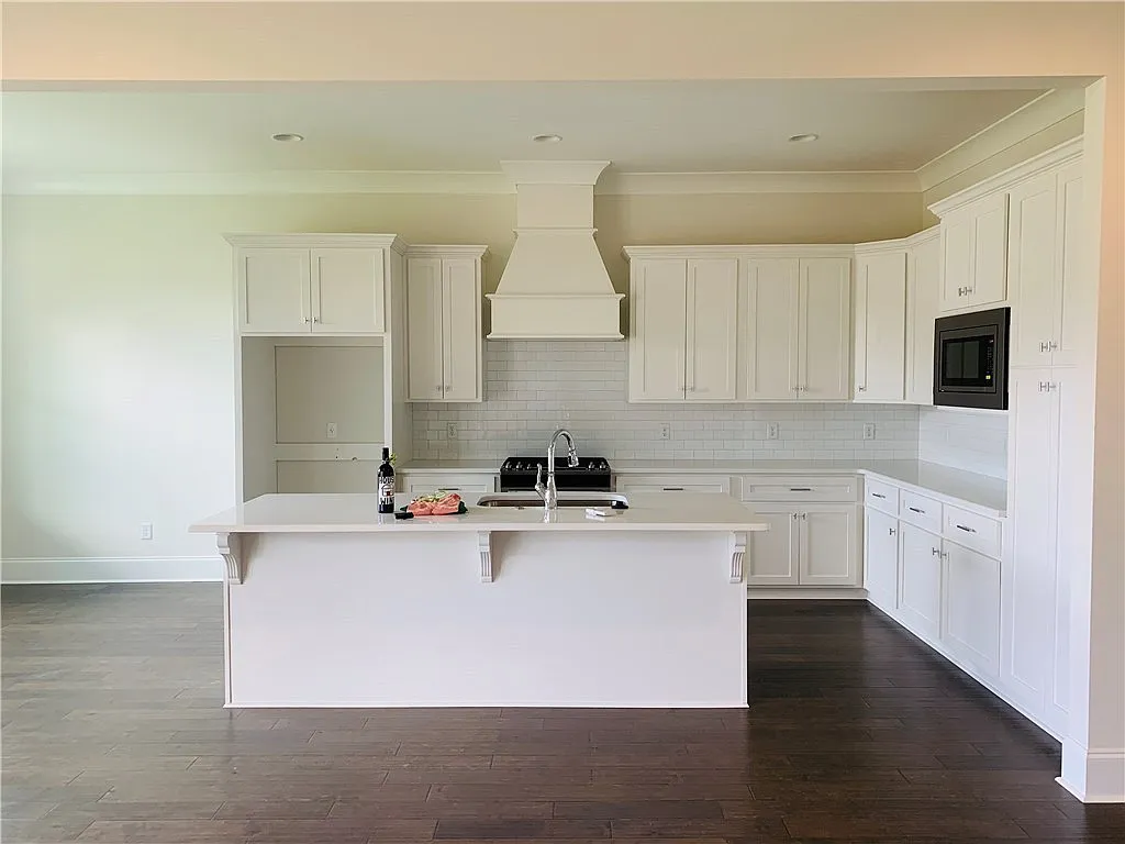 4 bed, 3.5 bath, 3032 sqft, $3,400 — Photo 2
