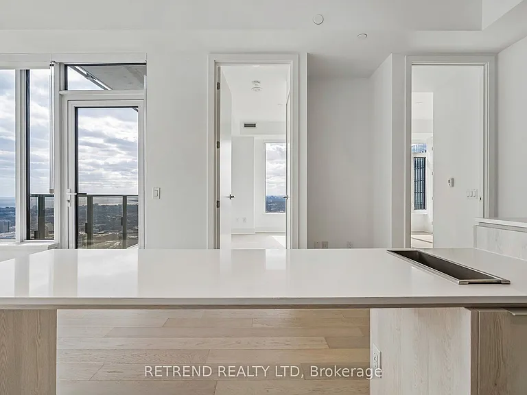 11 Yorkville Ave #5709 — Photo 25
