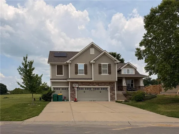 13317 Davis Ave, Bonner Springs, KS 66012