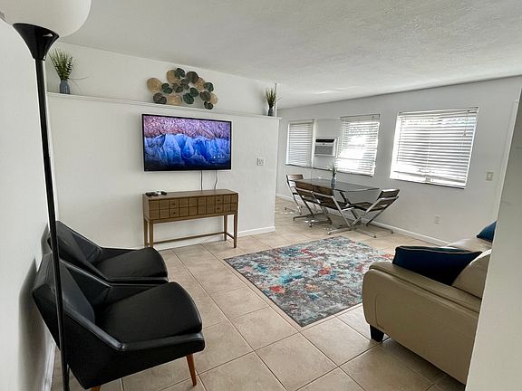 2nd image of 1536 Argyle Dr APT 1
