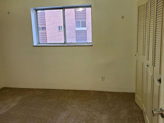 4th image of 200 Park Ave