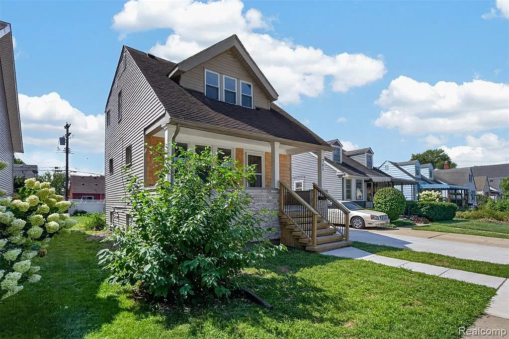 3 bed, 1.0 bath, 859 sqft, $2,250 — Photo 3