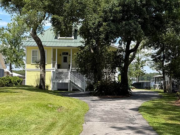 4th image of 1422 Lagrange Rd