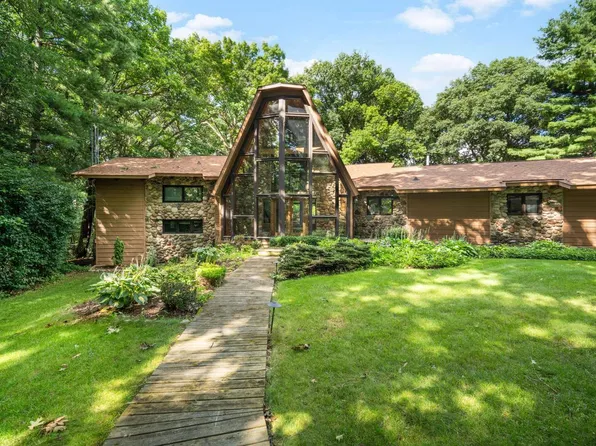 W282S3580 Ringneck COURT, Waukesha, WI 53189