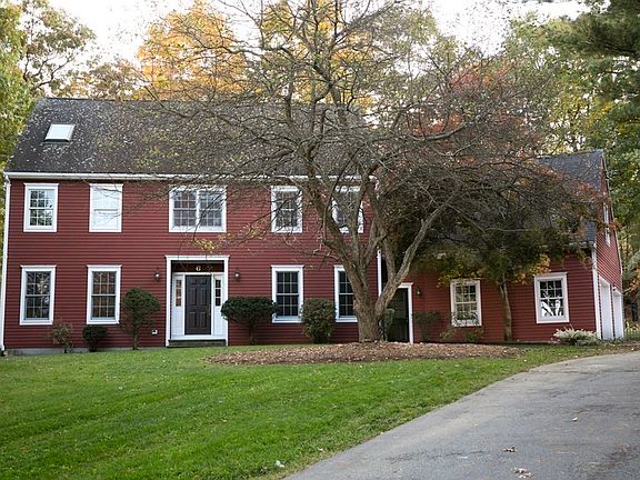 2nd image of 6 Bonnie Dell Ln