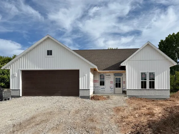 W6838 Goldfinch Dr, Greenville, WI 54942