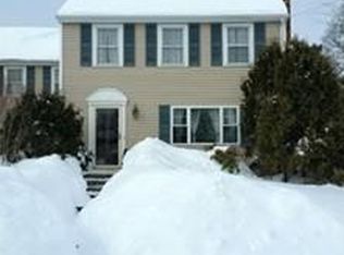 35 Cobb Rd, Wrentham, MA 02093