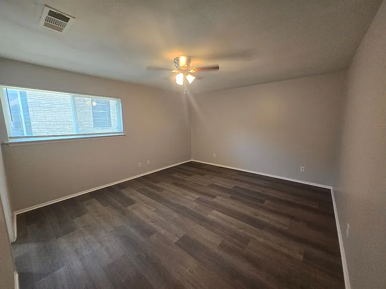 3221 Dreeben Dr #101 — Photo 9