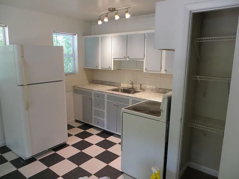 315 NW 19th Ln #1 — Photo 3