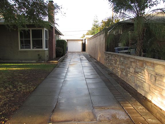 3rd image of 612 W Harvard Avenue