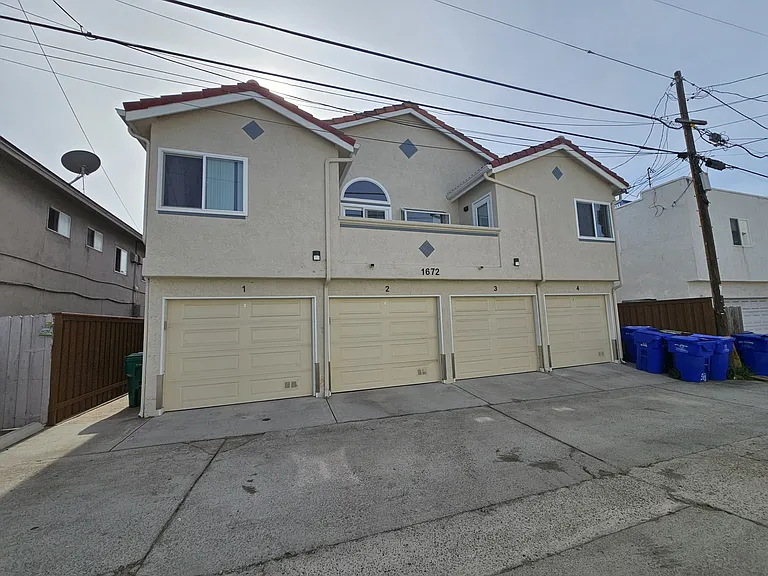 1672 Missouri St — Photo 3