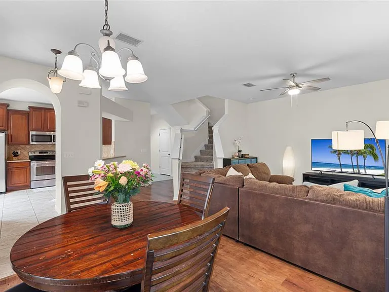 6714 Breezy Palm Dr — Photo 8