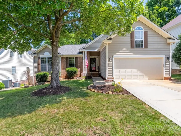 126 Foxtail Dr, Mooresville, NC 28117