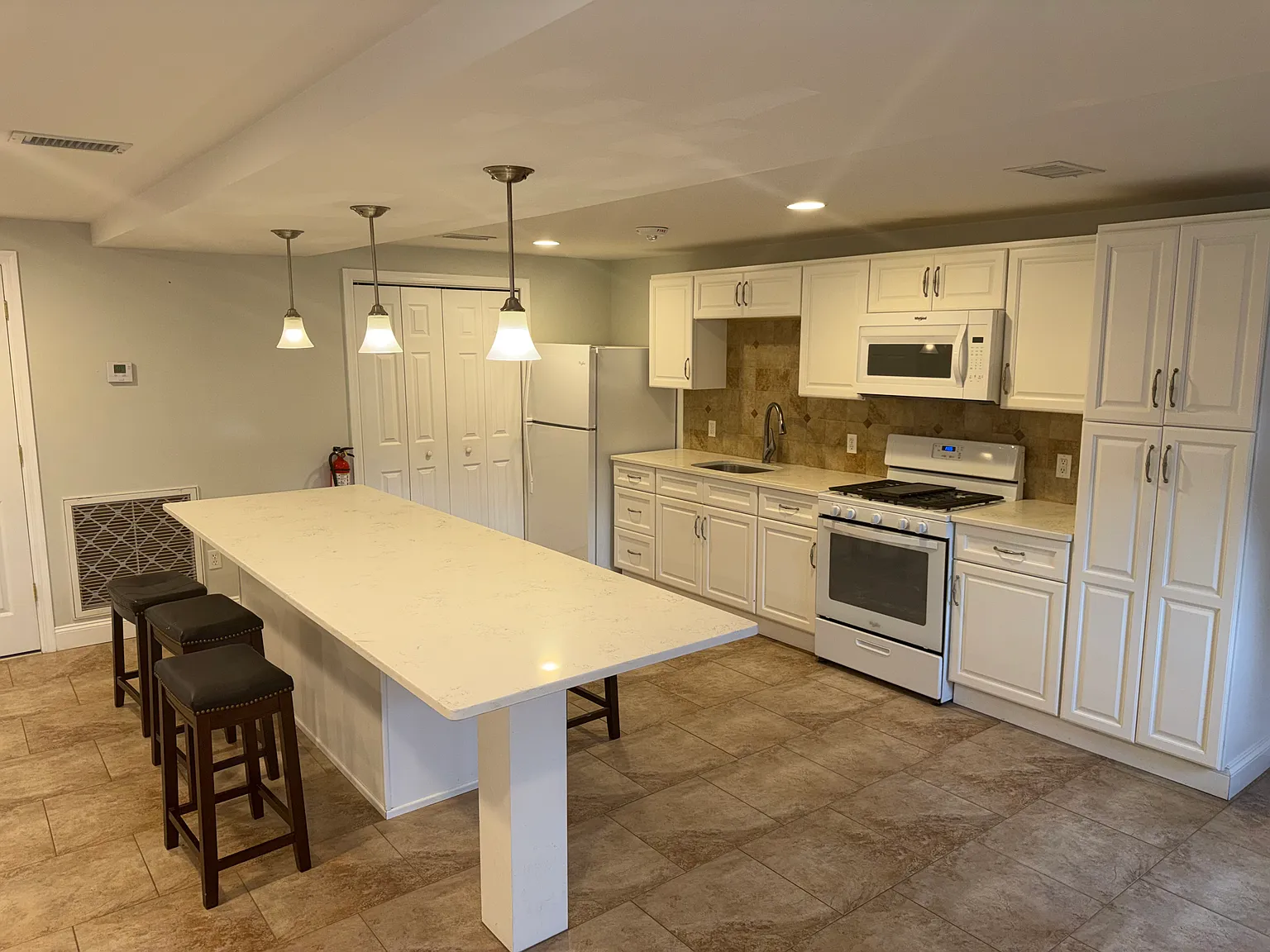 91 Royal Ave — Photo 3