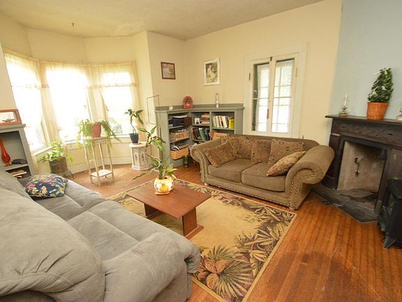 3rd image of 1593 Church St