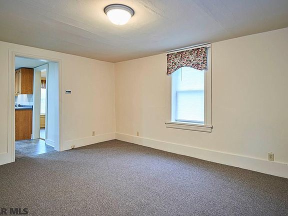 4th image of 193 S Main St #195