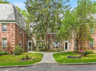 64 Pinewood Rd APT 1D, Hartsdale, NY 10530