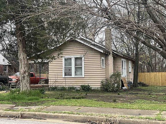 2nd image of 3644 Mason Ave