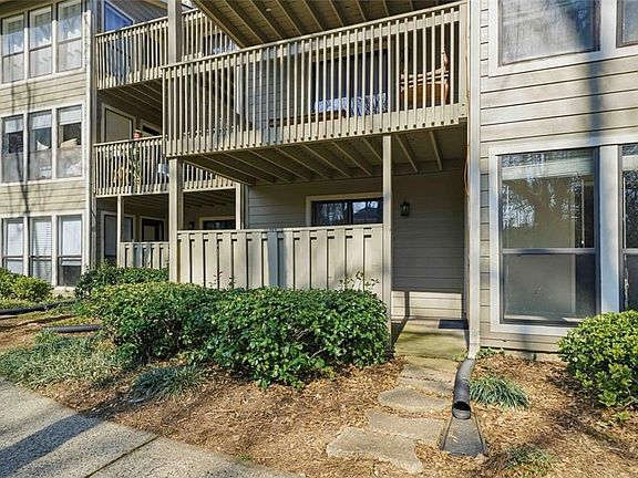 3rd image of 509 River Mill Cir