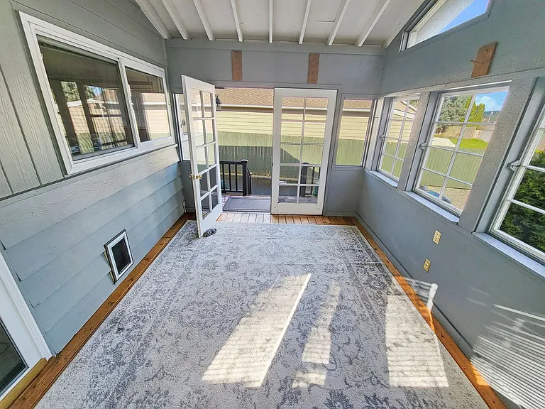 1208 Juniper St — Photo 16