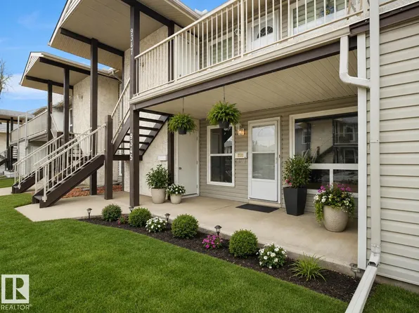 9345 172nd St NW, Edmonton, AB T5T 3C3