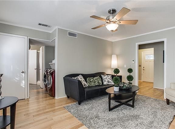 5th image of 6833 Kingsbury Dr