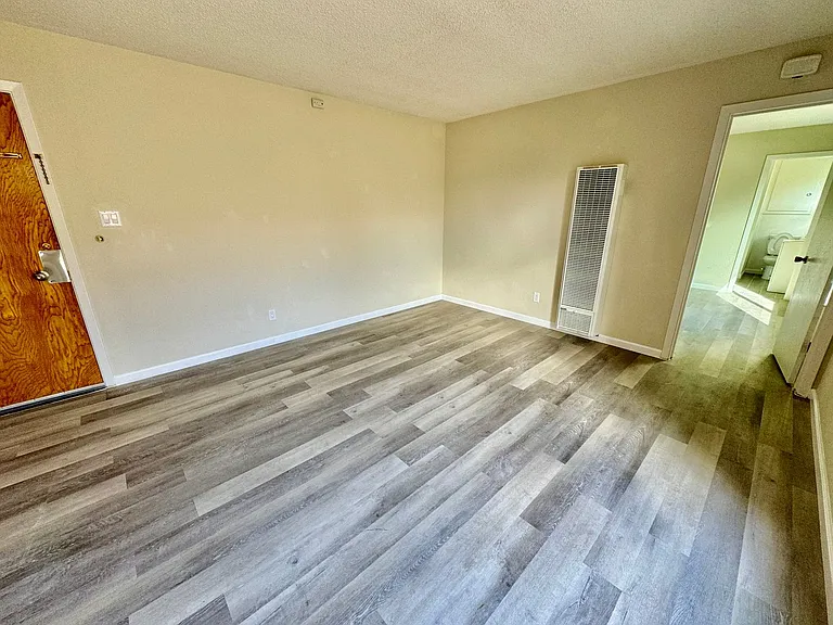 543 Buena Vista Ave West — Photo 6