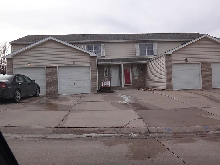 6335 Benjamin Pl — Photo 2