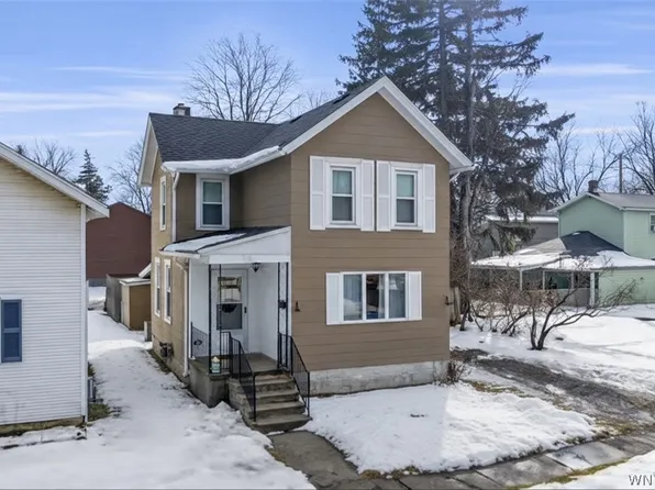 114 Prentice St, Lockport, NY 14094