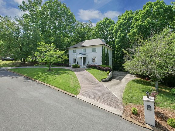 3rd image of 3115 Olde Towne Ln